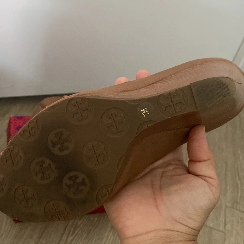 Tory Burch peep toe leather wedges - Picture 4 of 10